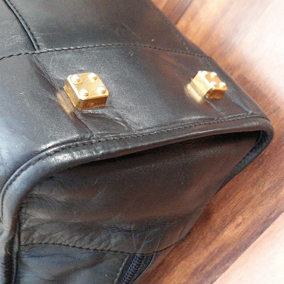 Loewe Amazona Black Leather Handbag - Picture 8 of 16